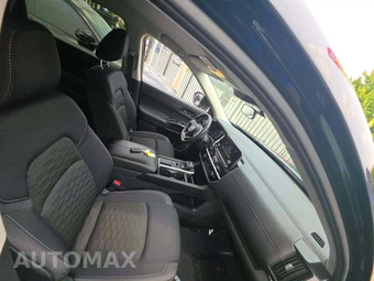 2025 Nissan Pathfinder SV – miniatura 19
