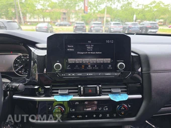 2025 Nissan Pathfinder SV – miniatura 10
