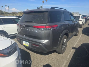 2025 Nissan Pathfinder SV – miniatura 4