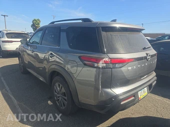 2025 Nissan Pathfinder SV – miniatura 6