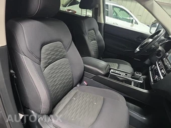 2025 Nissan Pathfinder SV – miniatura 17