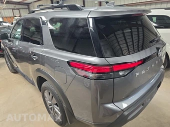 2025 Nissan Pathfinder SV – miniatura 6