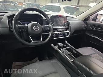 2025 Nissan Pathfinder SV – miniatura 8