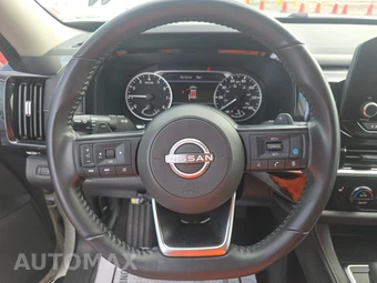 2025 Nissan Pathfinder SV - miniatura 10