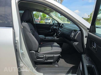 2025 Nissan Pathfinder SV – miniatura 16