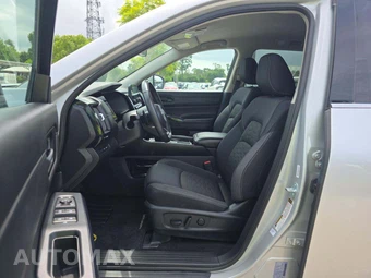 2025 Nissan Pathfinder SV – miniatura 3