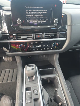 2025 Nissan Pathfinder SV – miniatura 11