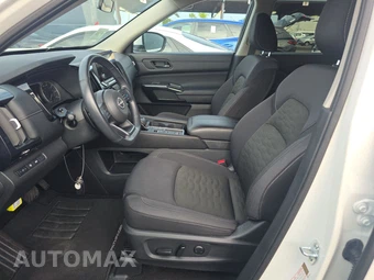 2025 Nissan Pathfinder SV – miniatura 7