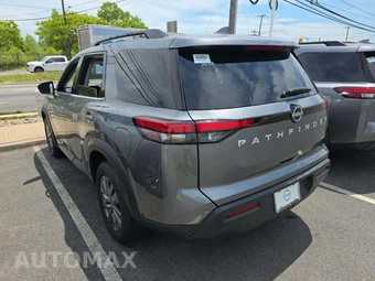 2025 Nissan Pathfinder SV – miniatura 2