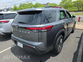 2025 Nissan Pathfinder SV – miniatura 3