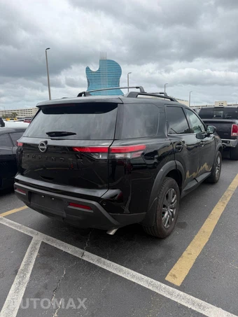 2025 Nissan Pathfinder SV - miniatura 3
