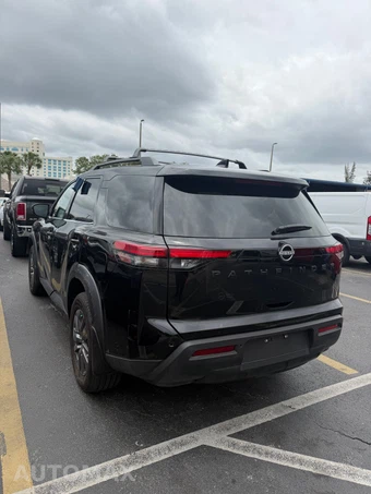 2025 Nissan Pathfinder SV - miniatura 4