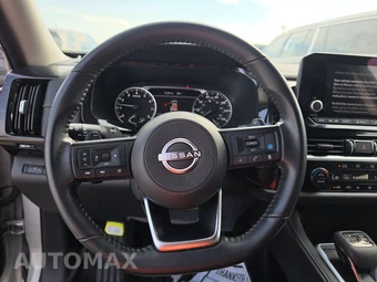 2025 Nissan Pathfinder SV – miniatura 16
