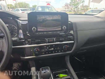 2025 Nissan Pathfinder SV – miniatura 7