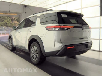 2025 Nissan Pathfinder SV – miniatura 6