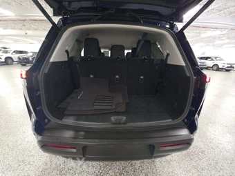 2025 Nissan Pathfinder SV - miniatura 12