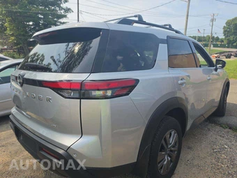 2025 Nissan Pathfinder SV – miniatura 3