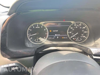 2025 Nissan Pathfinder SV – miniatura 9