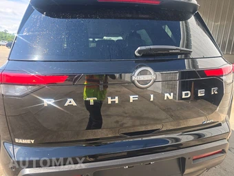 2025 Nissan Pathfinder SV – miniatura 16
