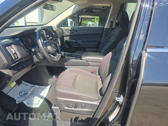 2025 Nissan Pathfinder SV – miniatura 7