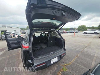 2025 Nissan Pathfinder SV – miniatura 13