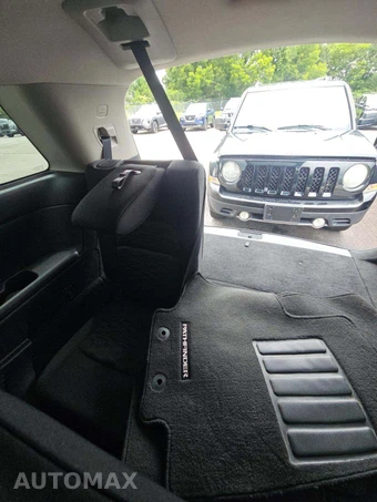 2025 Nissan Pathfinder SV – miniatura 18