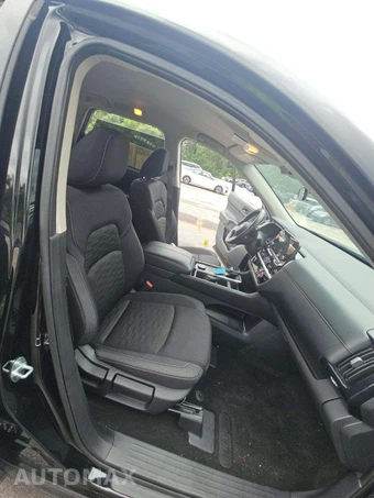 2025 Nissan Pathfinder SV – miniatura 19
