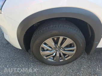 2025 Nissan Pathfinder SV – miniatura 8