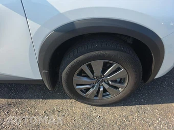 2025 Nissan Pathfinder SV – miniatura 9