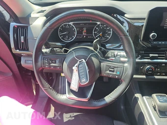 2025 Nissan Pathfinder SV – miniatura 16