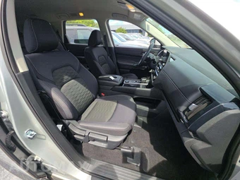 2025 Nissan Pathfinder SV – miniatura 19