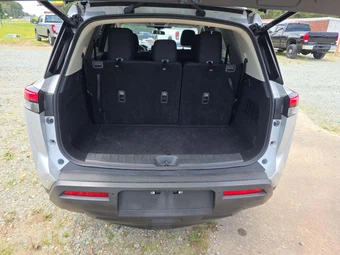2025 Nissan Pathfinder SV – miniatura 12