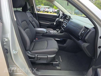 2025 Nissan Pathfinder SV – miniatura 16