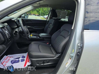 2025 Nissan Pathfinder SV – miniatura 3