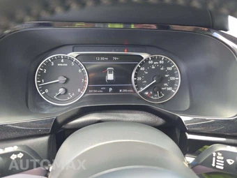 2025 Nissan Pathfinder SV – miniatura 6