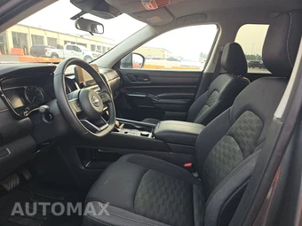 2025 Nissan Pathfinder SV – miniatura 7