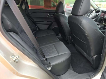 2025 Nissan Rogue Platinum – miniatura 16