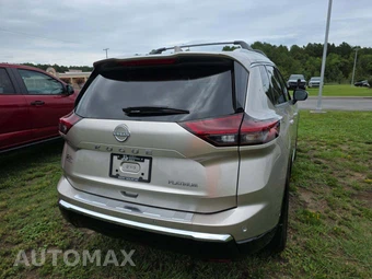 2025 Nissan Rogue Platinum – miniatura 3