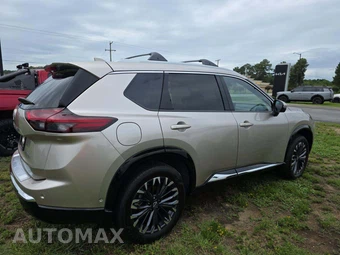 2025 Nissan Rogue Platinum – miniatura 4