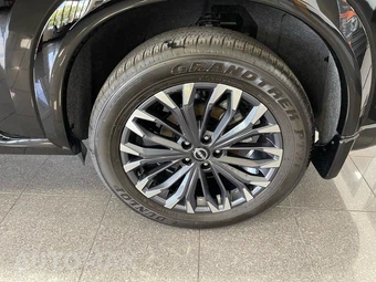 2025 Nissan Rogue Platinum - miniatura 22