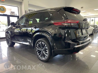 2025 Nissan Rogue Platinum - miniatura 3