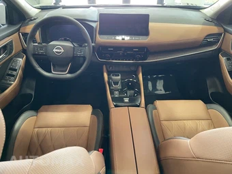 2025 Nissan Rogue Platinum - miniatura 30