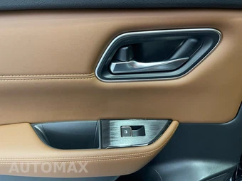 2025 Nissan Rogue Platinum - miniatura 33