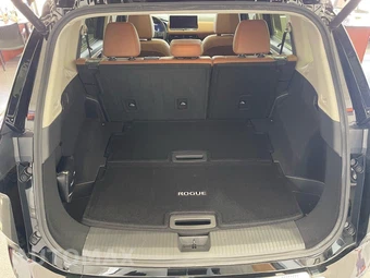 2025 Nissan Rogue Platinum - miniatura 35