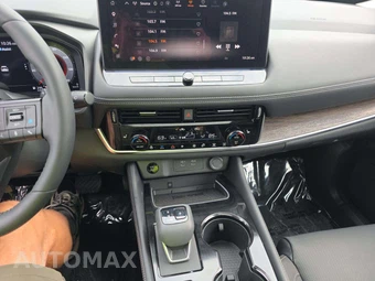 2025 Nissan Rogue Platinum – miniatura 7