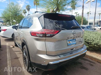 2025 Nissan Rogue Platinum – miniatura 2