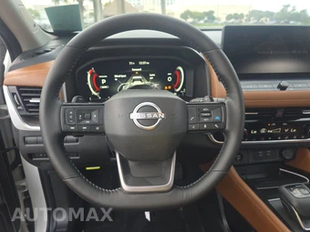 2025 Nissan Rogue Platinum – miniatura 10