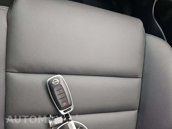 2025 Nissan Rogue SL – miniatura 8