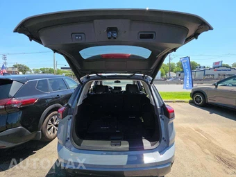 2025 Nissan Rogue SL – miniatura 8
