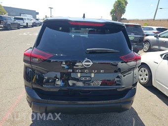 2025 Nissan Rogue SV – miniatura 5
